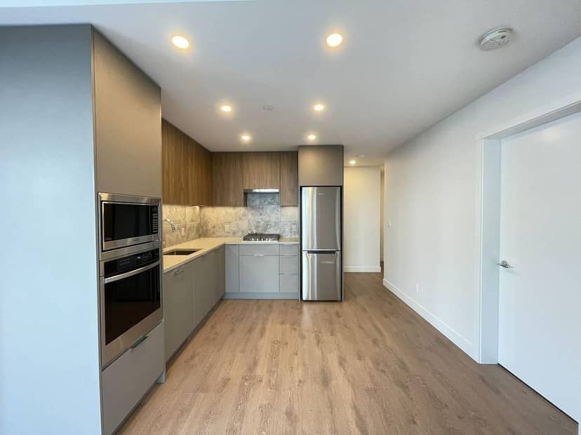 4XX 13359 OLD YALE RD, Surrey, photo 2