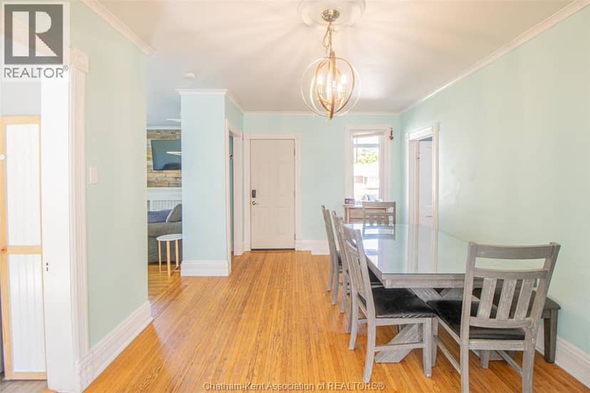 16 Sheldon AVENUE — photo 9 of 40