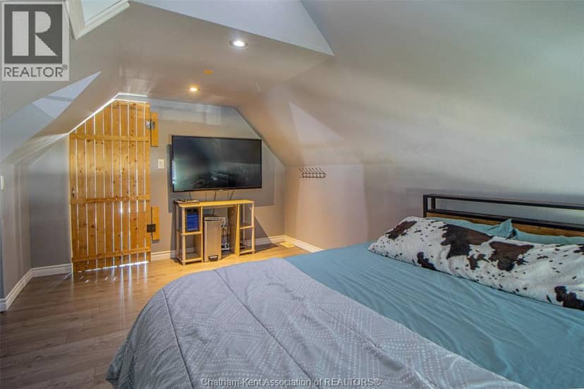 16 Sheldon AVENUE — photo 26 of 40