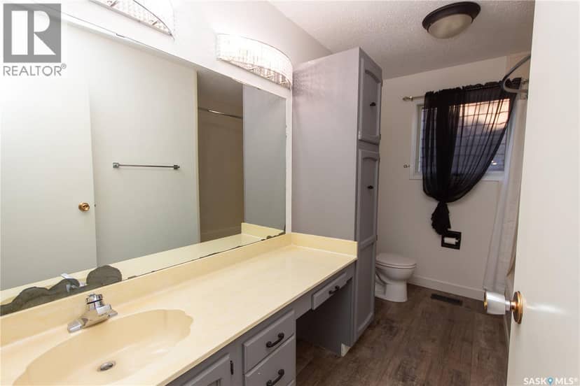 10710 Meighen CRESCENT — photo 23 of 40