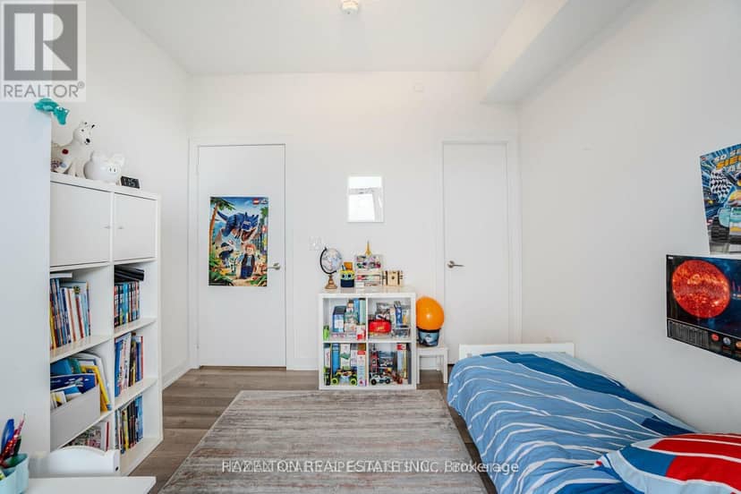 1304 - 1603 Eglinton Avenue W — photo 15 of 25