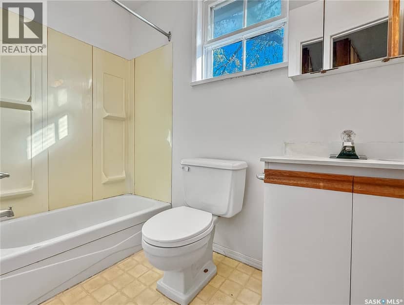 206 6th AVENUE NW — photo 13 of 19