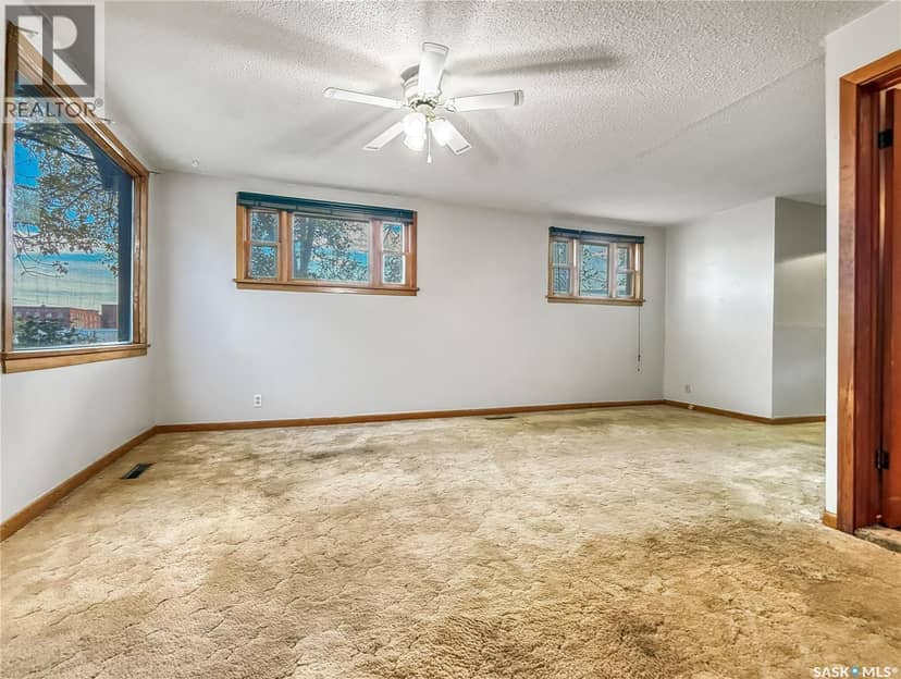 206 6th AVENUE NW — photo 5 of 19