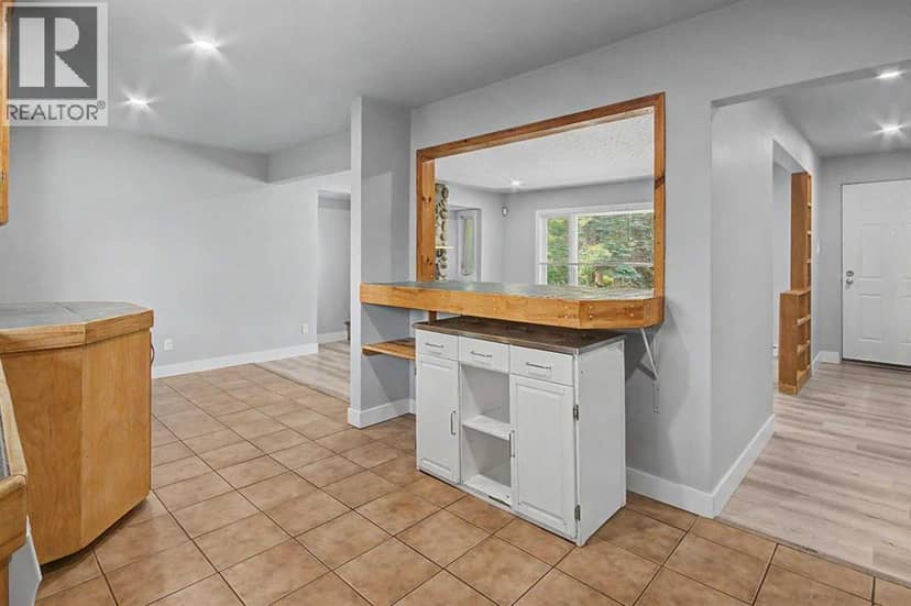 18 Collingwood Place NW — photo 14 of 40