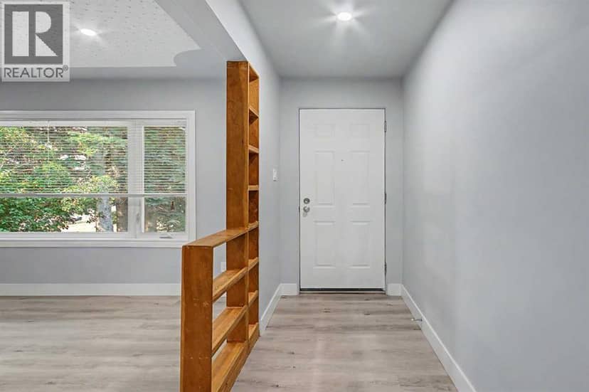 18 Collingwood Place NW, Calgary, photo 2