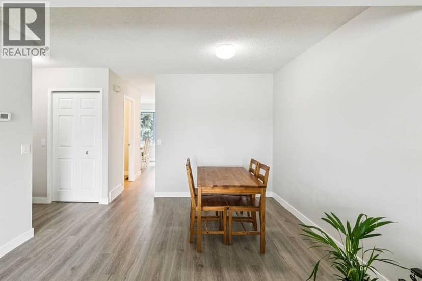 1411 1 Street NE — photo 9 of 39