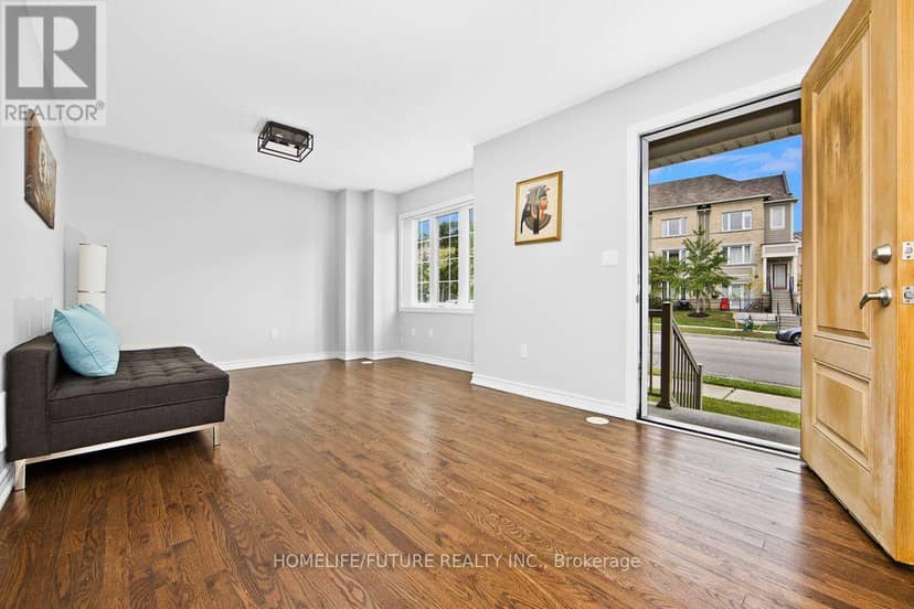 7 - 3170 Boxford Crescent — photo 5 of 28