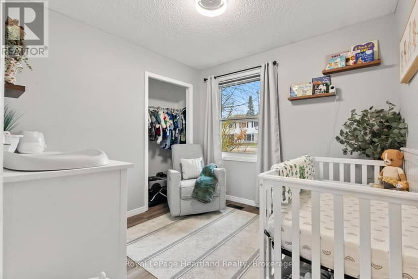 156 John Street N — photo 21 of 40