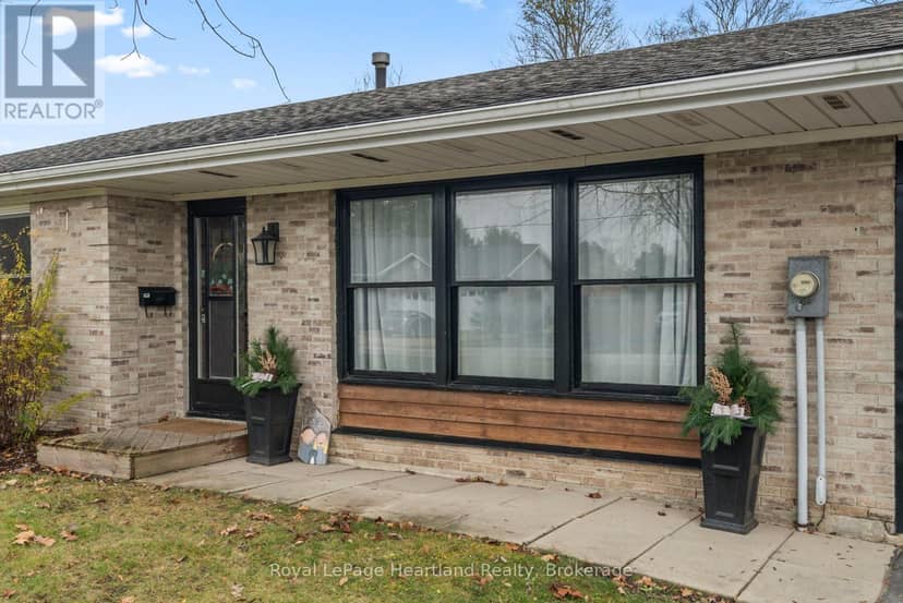 156 John Street N, Minto, photo 6