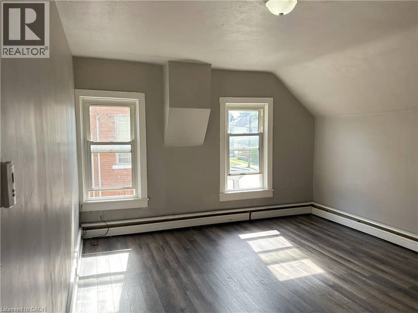 102 STANLEY Street — photo 15 of 24