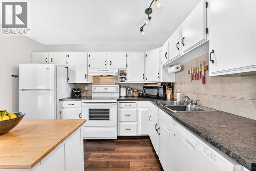 378 Midridge Drive SE — photo 13 of 40