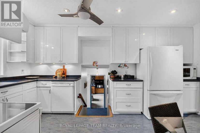 673 Golden Avenue — photo 18 of 40