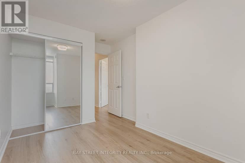 2328 - 3888 Duke Of York Boulevard — photo 18 of 40
