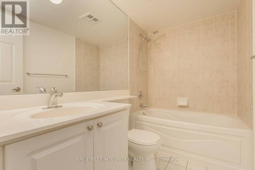 2328 - 3888 Duke Of York Boulevard — photo 21 of 40