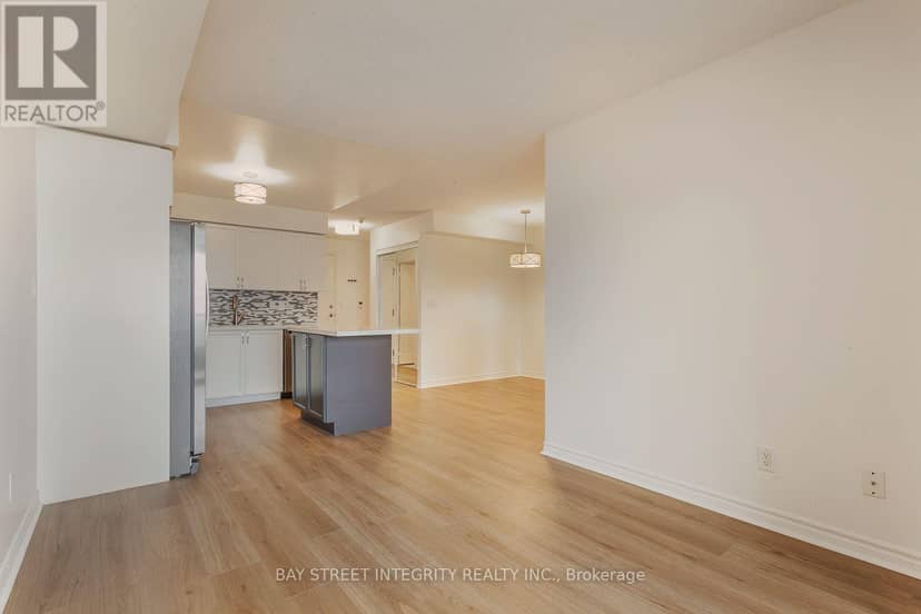 2328 - 3888 Duke Of York Boulevard — photo 5 of 40