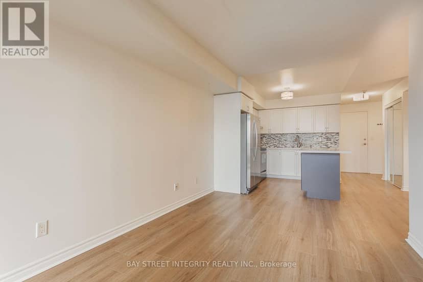 2328 - 3888 Duke Of York Boulevard — photo 6 of 40