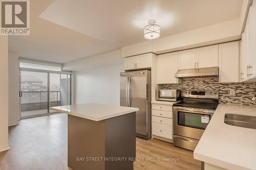 2328 - 3888 Duke Of York Boulevard — photo 9 of 40