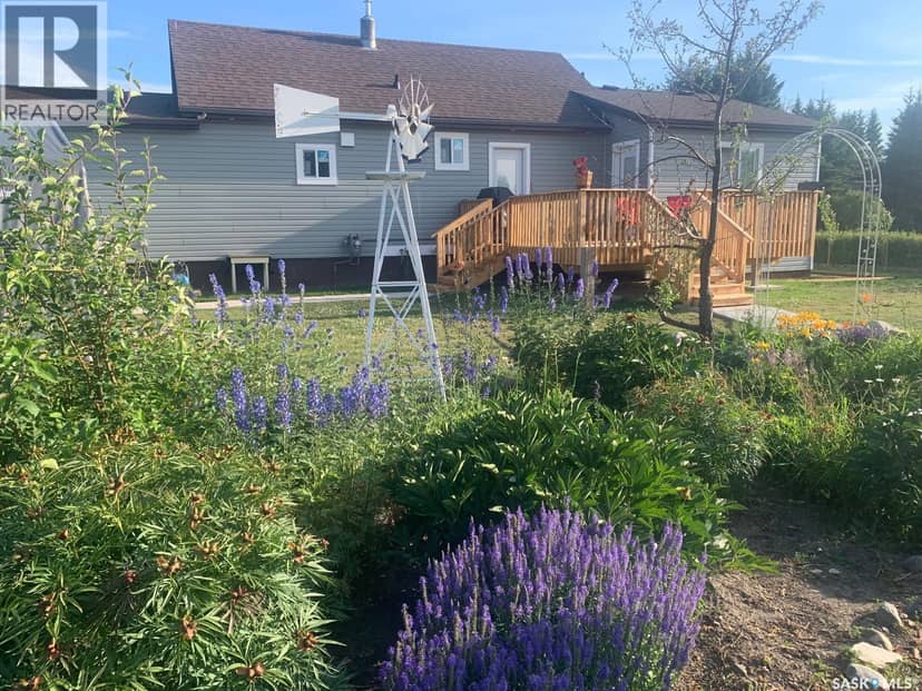 302 Rustad AVENUE, White Fox