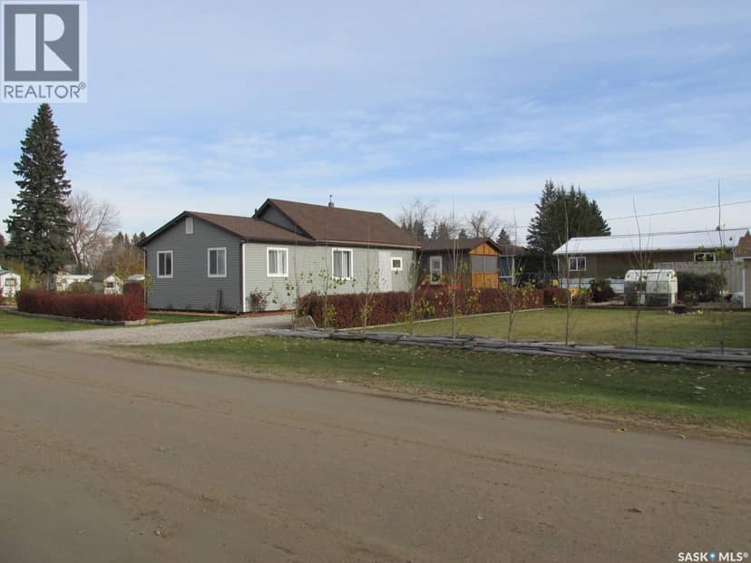 302 Rustad AVENUE, White Fox, photo 2