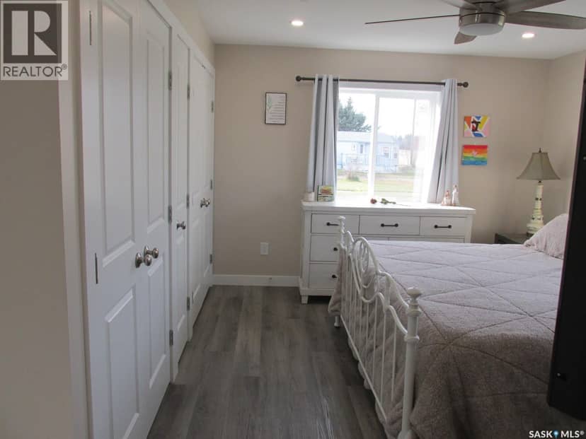 302 Rustad AVENUE — photo 20 of 40