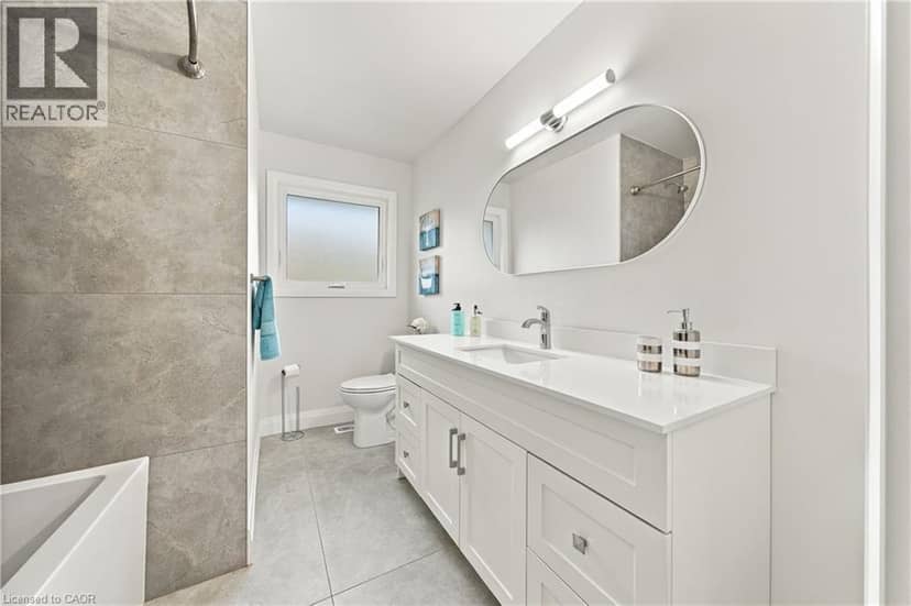 662 DYNES Road — photo 16 of 40