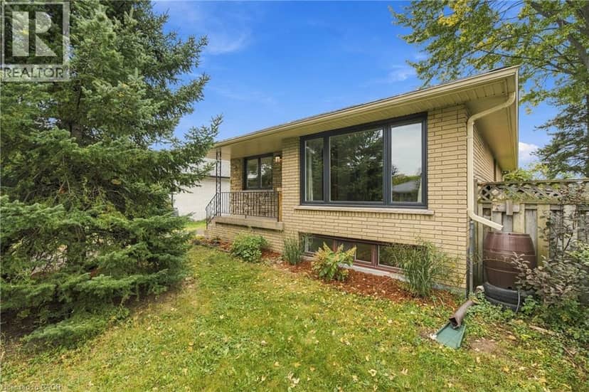 662 DYNES Road, Burlington, photo 3