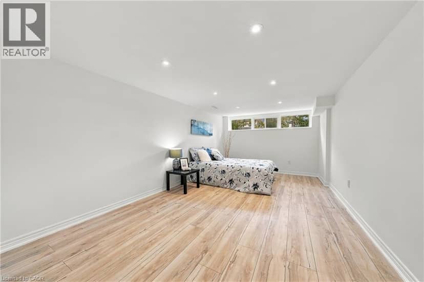 662 DYNES Road — photo 32 of 40