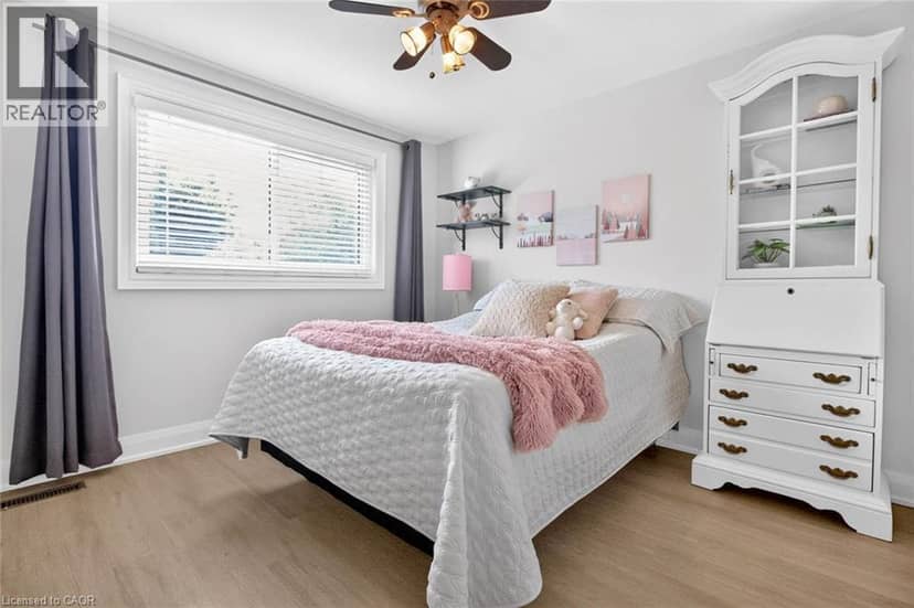 516 KENMARR Crescent — photo 19 of 40