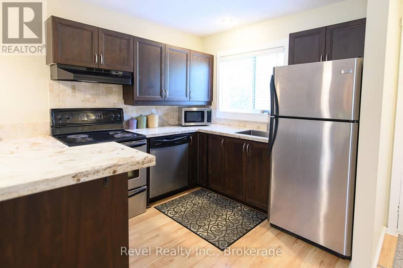 440 Oxbow Crescent W — photo 10 of 31