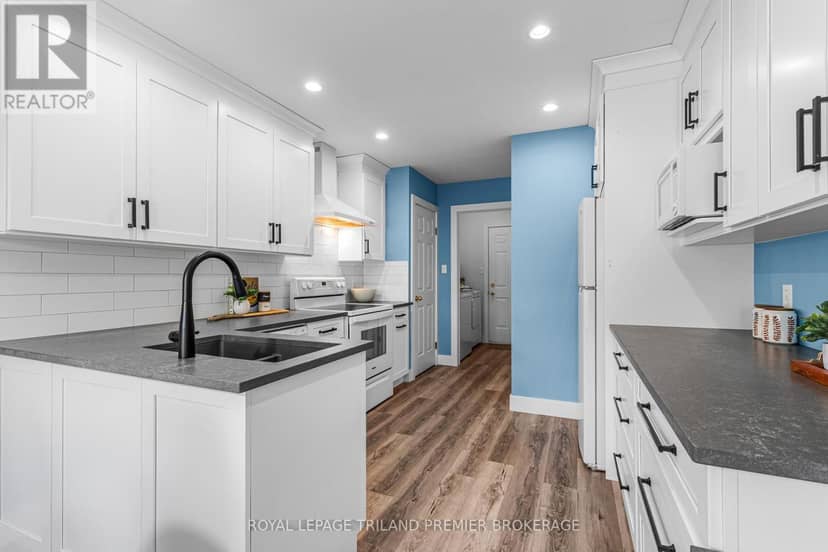 7 - 1755 Louise Boulevard — photo 13 of 36