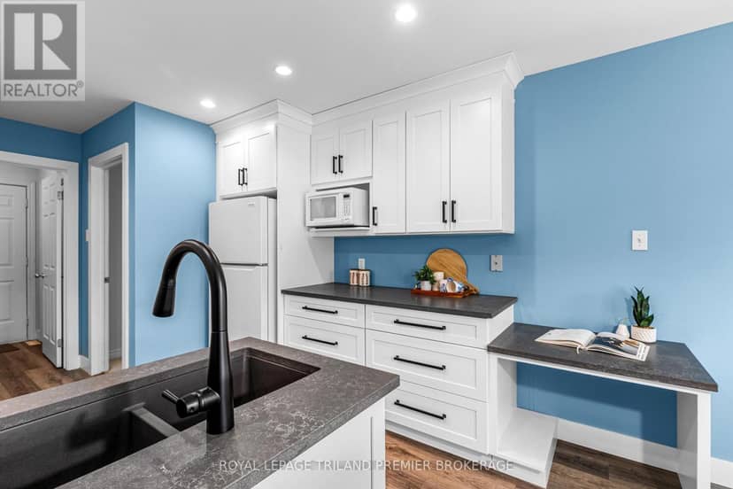 7 - 1755 Louise Boulevard — photo 14 of 36
