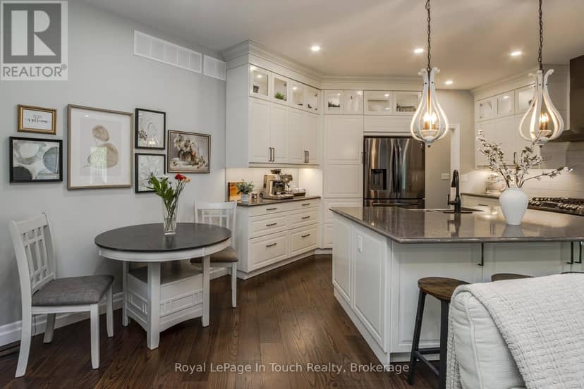 55 Beaufort Crescent — photo 14 of 40