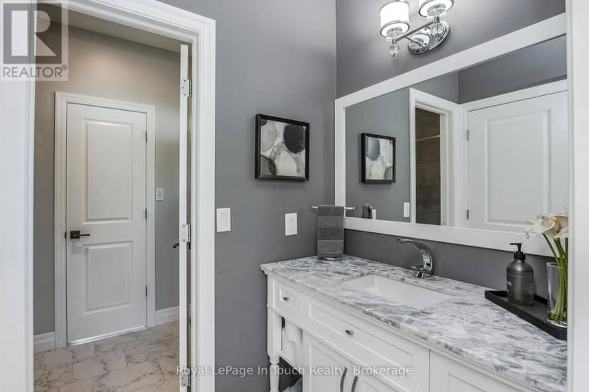 55 Beaufort Crescent — photo 29 of 40