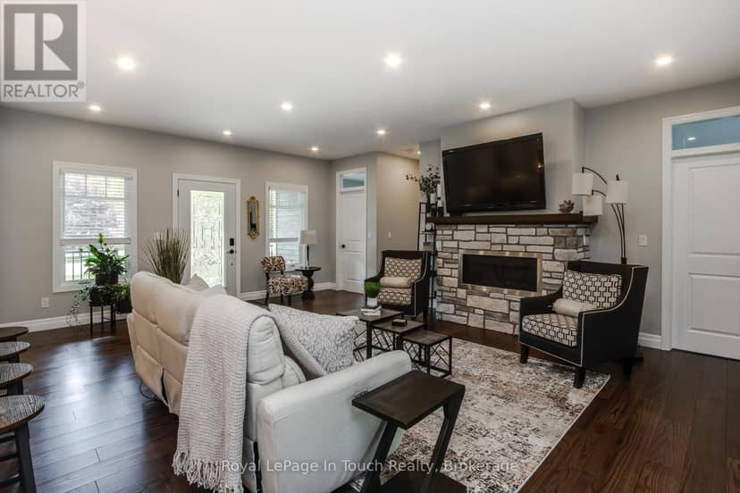 55 Beaufort Crescent — photo 7 of 40