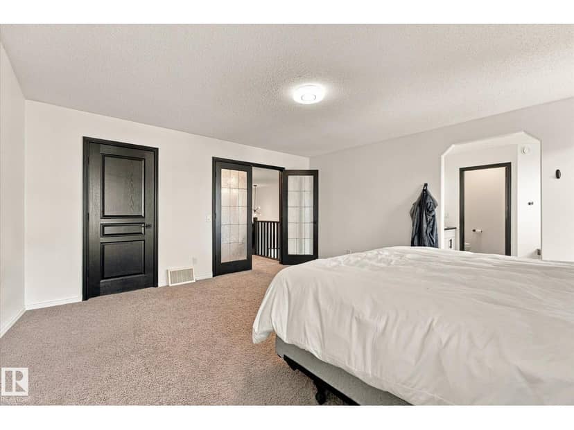 10405 98 ST — photo 27 of 40