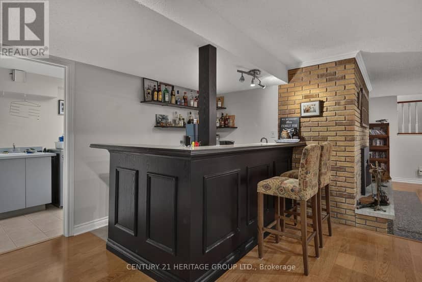 1 Arthur Evans Crescent — photo 36 of 40
