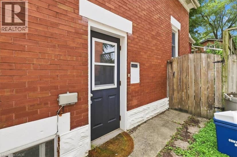 40 GUELPH Street — photo 25 of 33