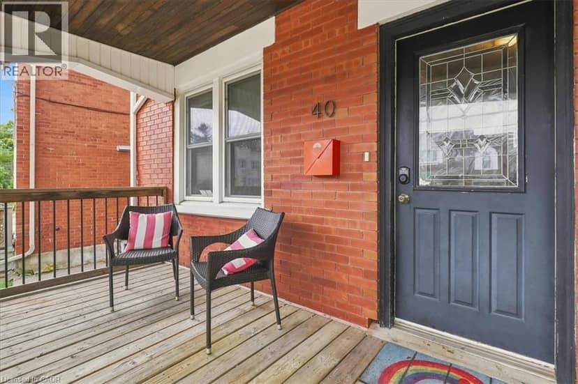 40 GUELPH Street — photo 3 of 33