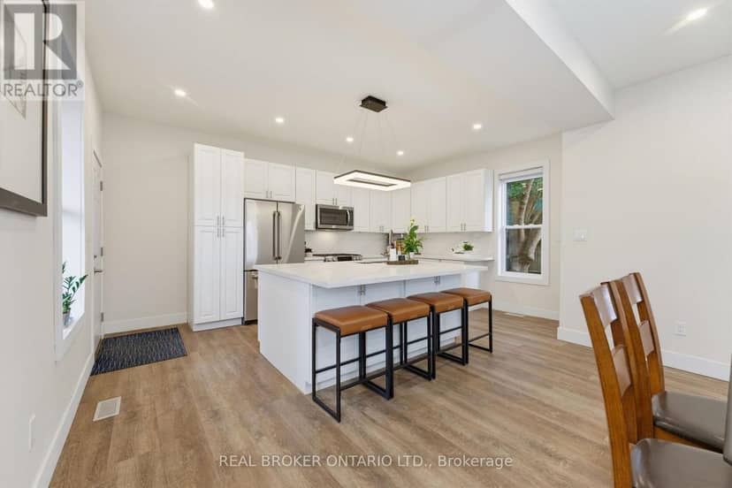 118 Clarence Street — photo 10 of 30