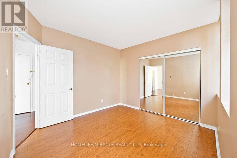 505 - 36 James Street S — photo 12 of 16