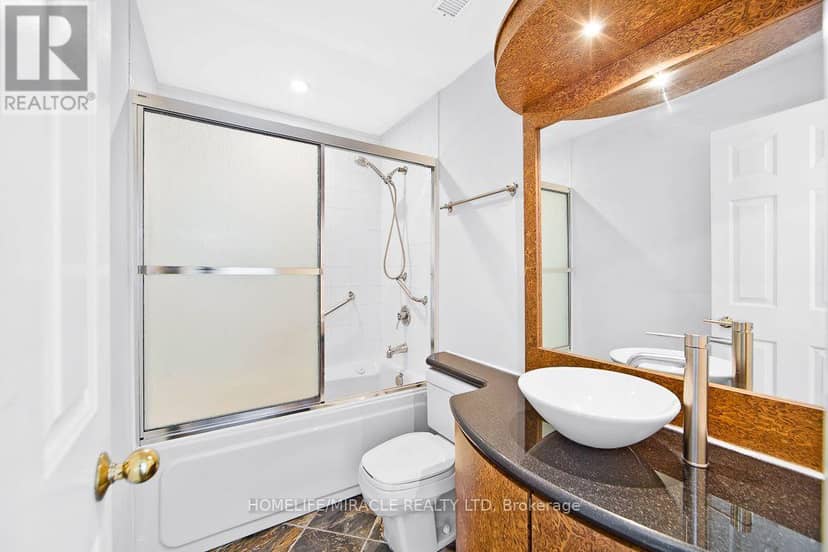 505 - 36 James Street S — photo 14 of 16