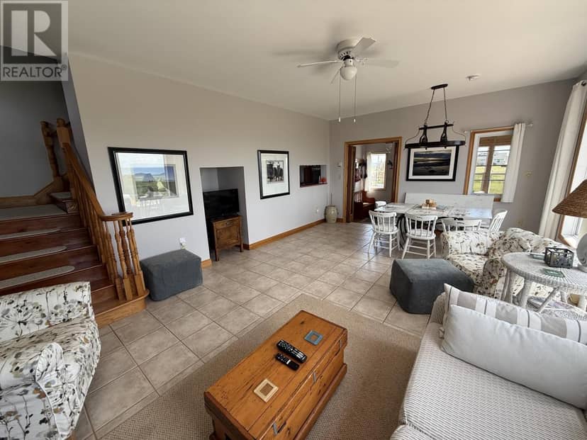 16 Gibson Lane, Chelton, photo 6