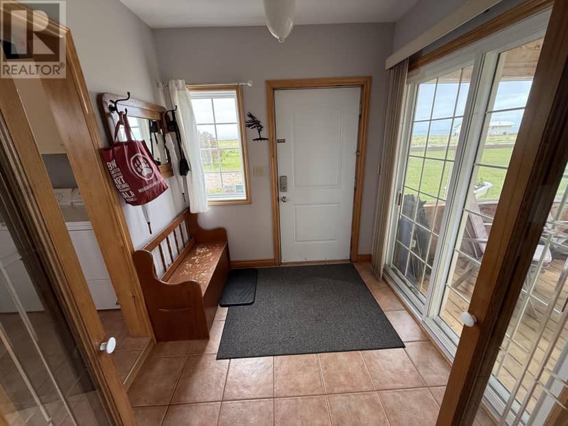 16 Gibson Lane, Chelton, photo 4