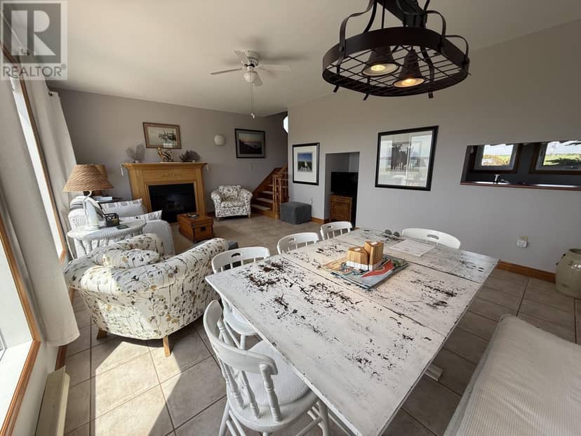 16 Gibson Lane, Chelton, photo 5