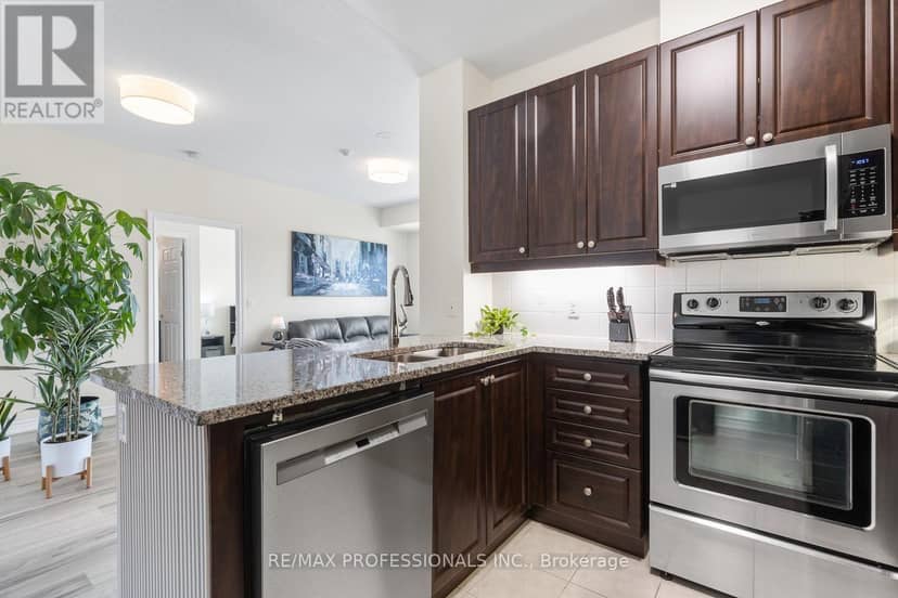 801 - 1135 Royal York Road — photo 8 of 27