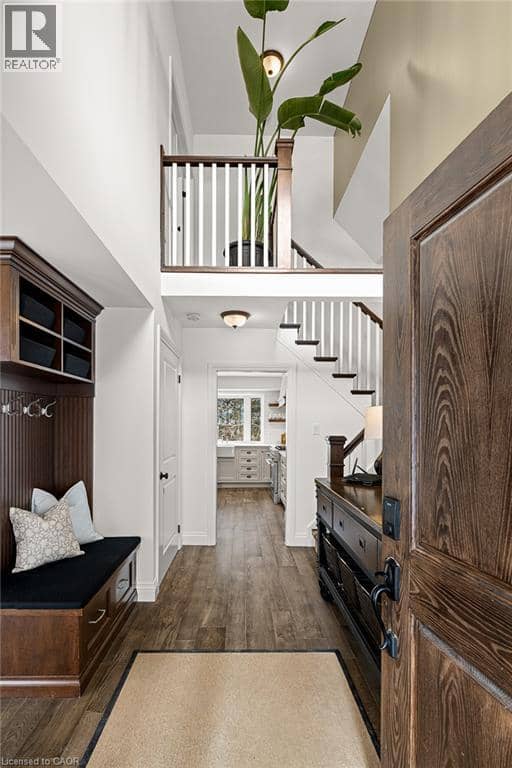 75 LYON Avenue — photo 5 of 37
