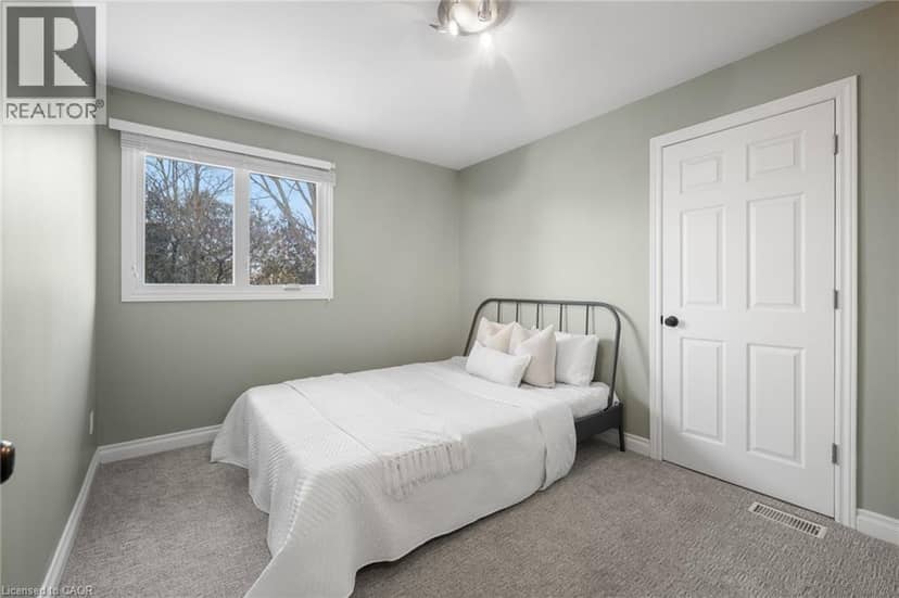 75 LYON Avenue — photo 25 of 37