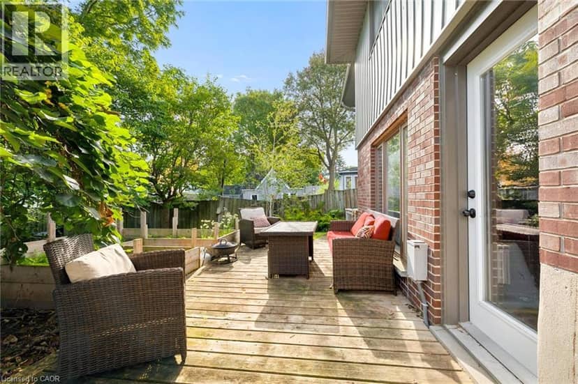 75 LYON Avenue — photo 32 of 37