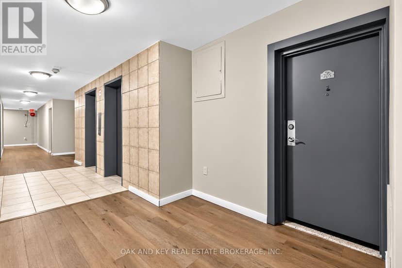 705 - 573 Mornington Avenue — photo 17 of 20