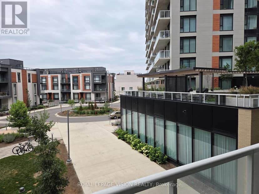 217 - 6 David Eyer Road, Richmond Hill, photo 2